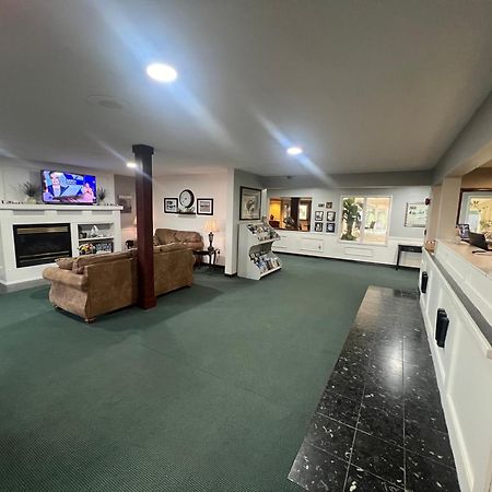 Webb'S Hotel Mayville 외부 사진